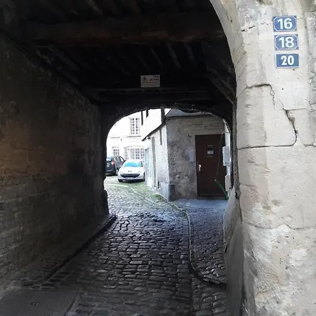 Daire Souplex De La Rue Froide Caen